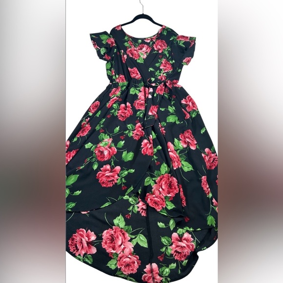 Romantic Black Floral Assymetrical Dress (Hi/Low). Size 2X. - Picture 4 of 8